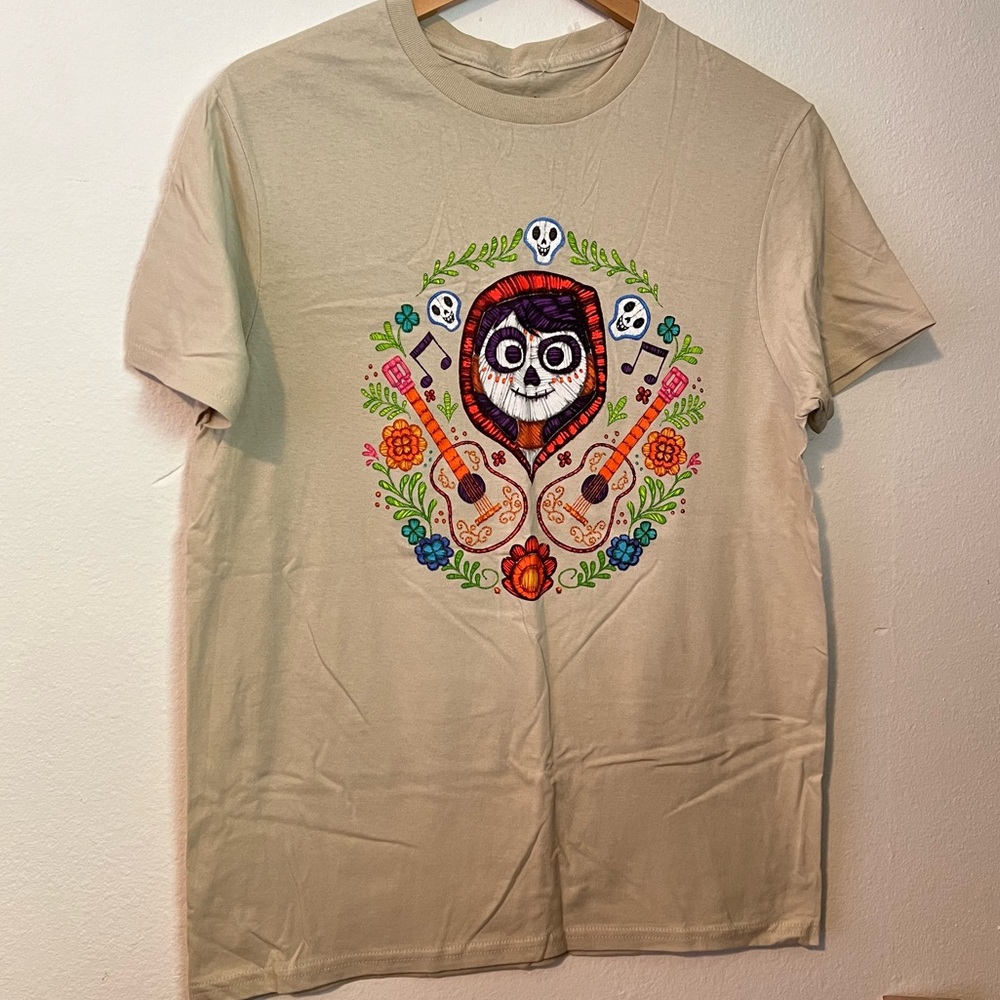 Disney’s Coco Tshirt 100% cotton Size M